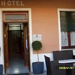 Отель Italia