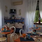 Italia Отель Порт-Аццурро