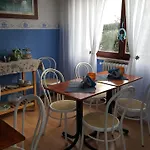Отель Italia 2*